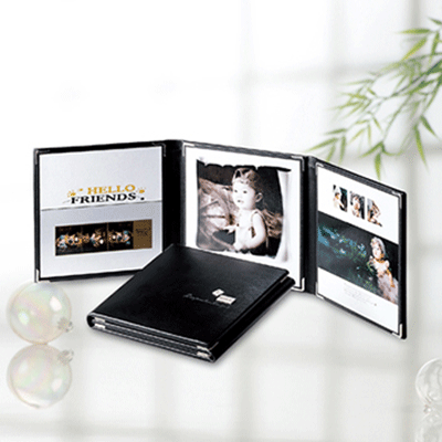 저희 태시스템 에서는 굿즈의 미니액자 제품인 3단 폴리오를 출시하여 [전국] 골프앨범 대회 및 VIP 초청행사 전용 앨범 제작, 5x7 규격 사진 인화 및 현장감 넘치는 맞춤형 행사앨범 설계 전문 관공서 방문기념앨범, 기업 방문앨범