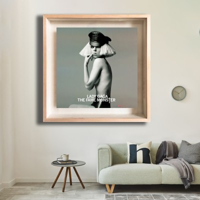레이디 가가 밝은 거실 벽면에 어울리는 인테리어액자 이미지