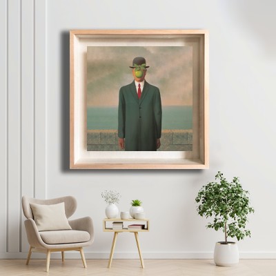 르네 마그리트 The Son of Man 화이트톤 거실 공간에 어울리는 명화액자 배치 이미지