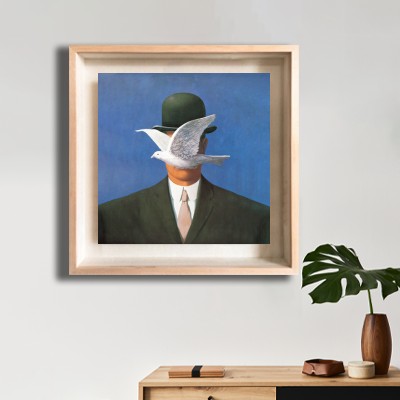 르네 마그리트  Homme au Chapeau Melon 미니멀한 선반 공간에 배치한 명화액자 연출 이미지