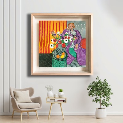 앙리 마티스 보라색 드레스와 아네모네 화이트톤 거실 공간에 어울리는 명화액자 배치 이미지
