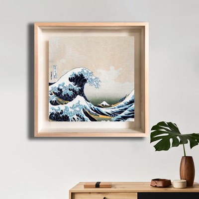 가쓰시카 호쿠사이 파도 그림 액자 미니멀한 선반 공간에 배치한 명화액자 연출 이미지