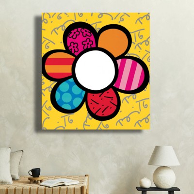 로메로 브리토 02Flower Power 소파가 있는 거실 공간에 어울리는 명화액자 이미지