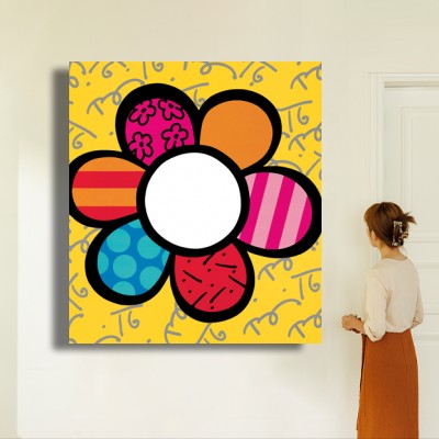 로메로 브리토 02Flower Power 인물과 공간감을 함께 보여주는 명화액자 연출 이미지
