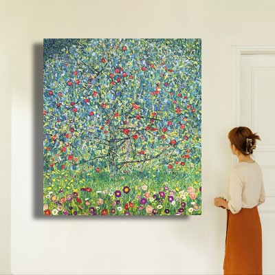 구스타프 클림트 사과나무 I (Apple Tree I) 인물과 공간감을 함께 보여주는 명화액자 연출 이미지